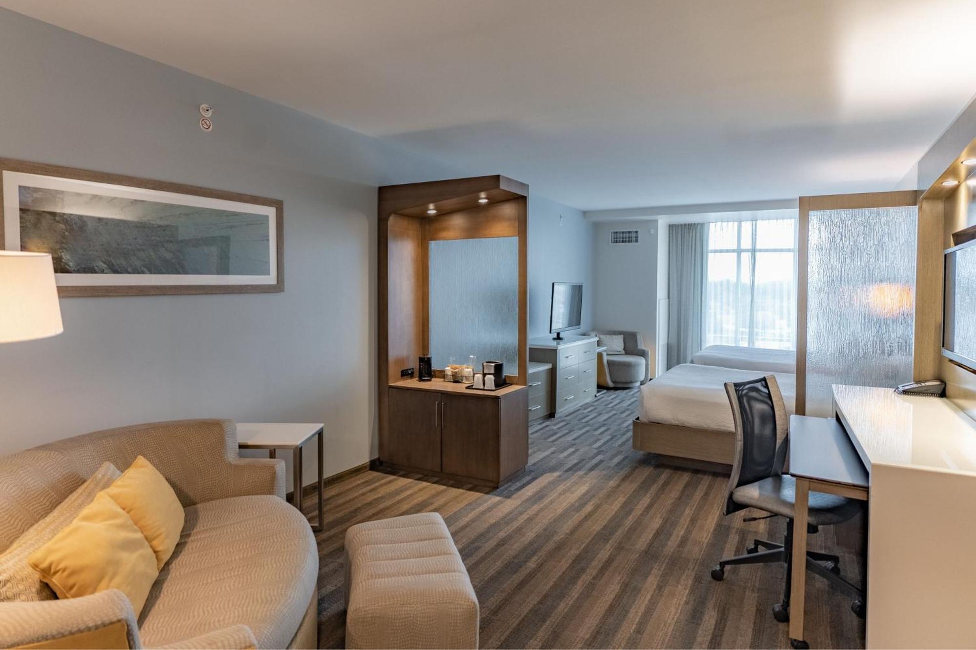 Hotel Courtyard By Marriott West/bearden 3*
