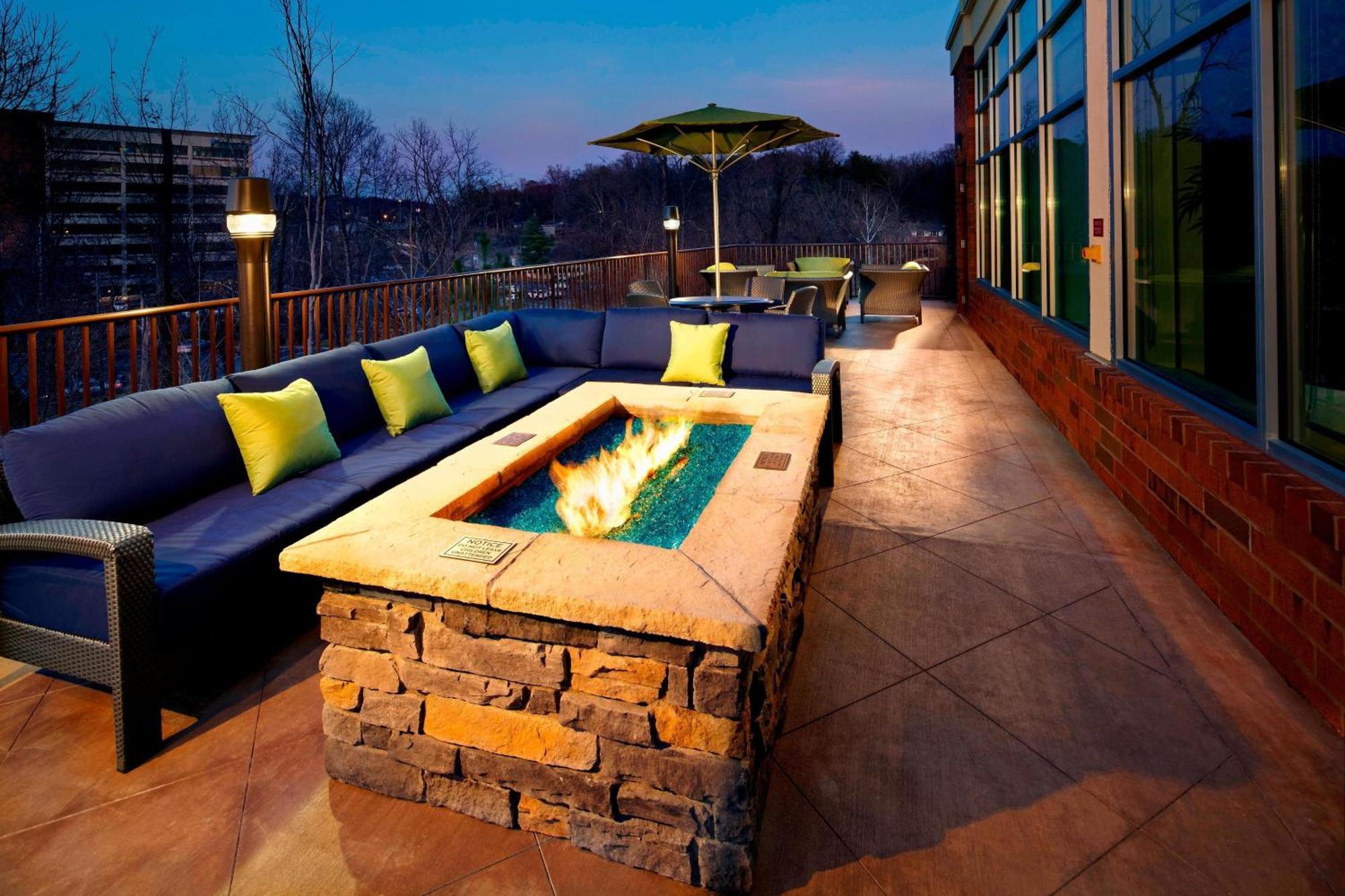 Hotel Courtyard By Marriott West/bearden 3*