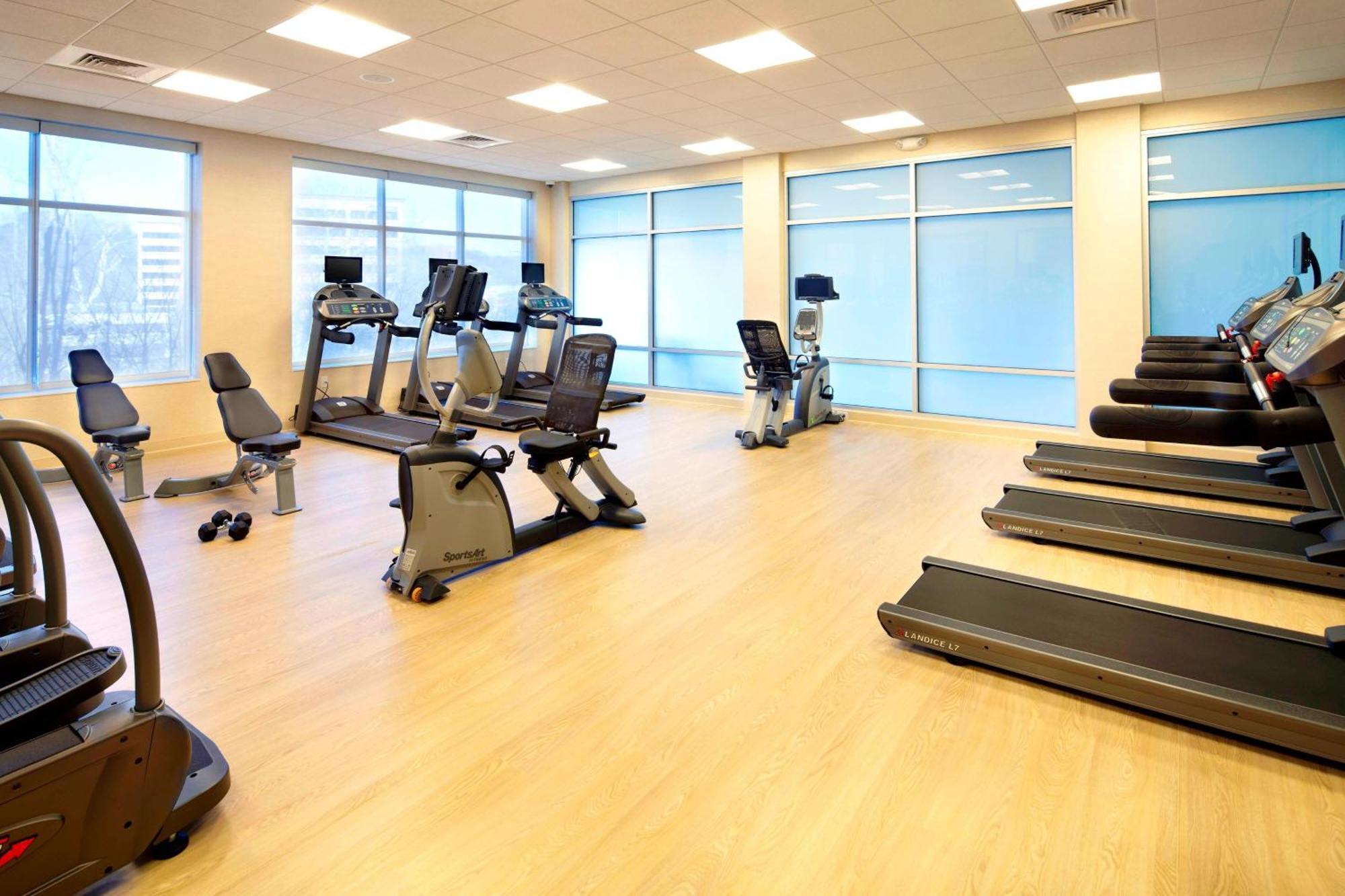 Courtyard By Marriott West/bearden 3*