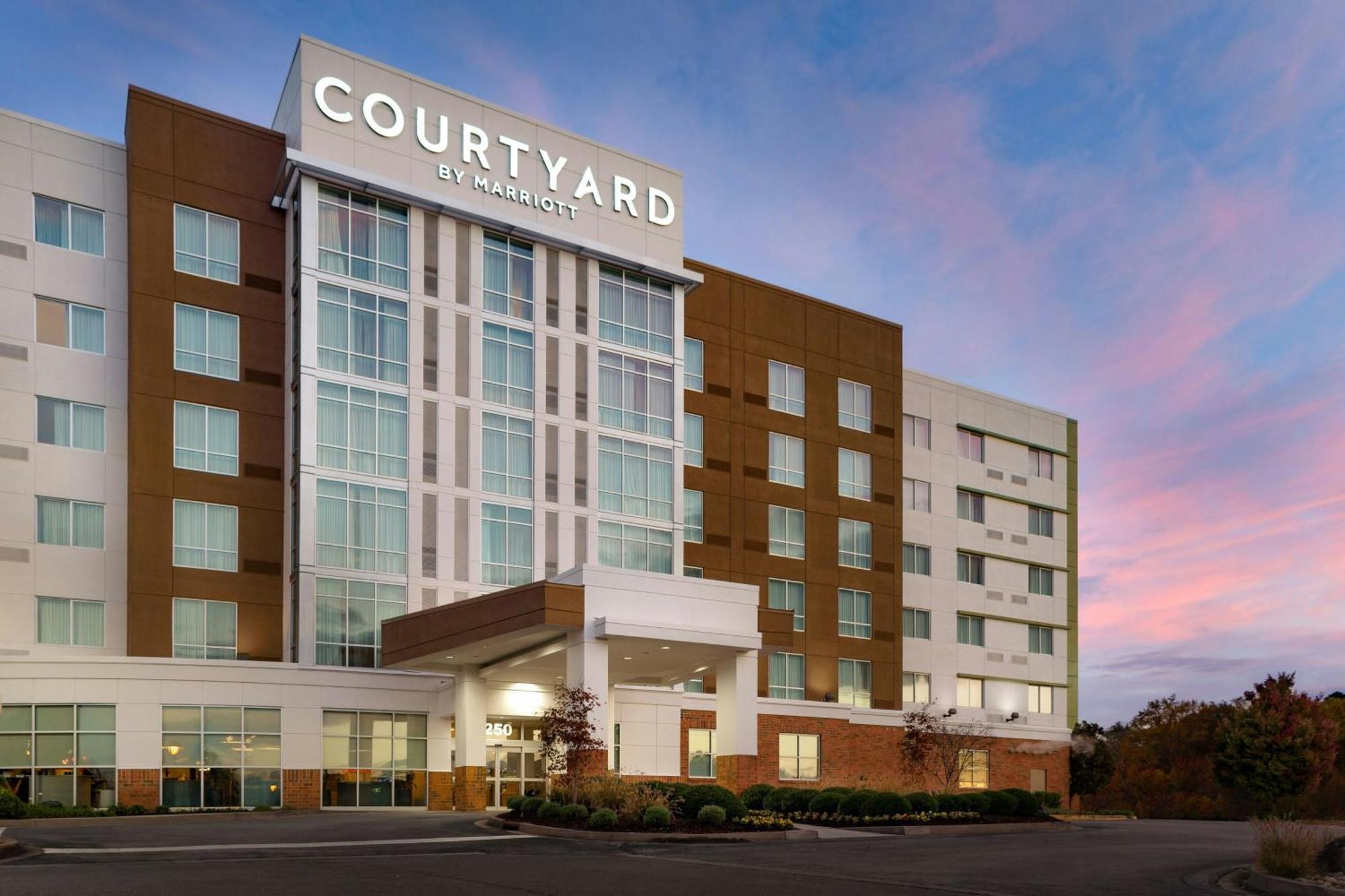Courtyard By Marriott West/bearden Hotel